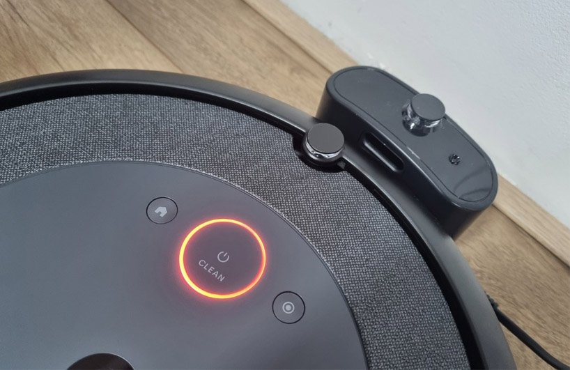 robot hút bụi Roomba không sạc được