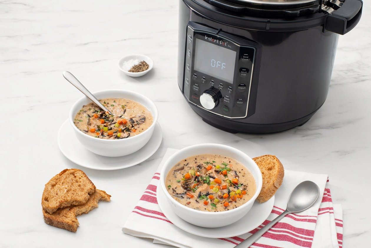 Nồi áp suất đa năng Instant Pot Pro chính hãng